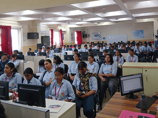 /storage/uploads/news_event/successful-seminar-on-higher-education-career-abroad-at-ajinkya-dy-patil-pune--1753185754.png