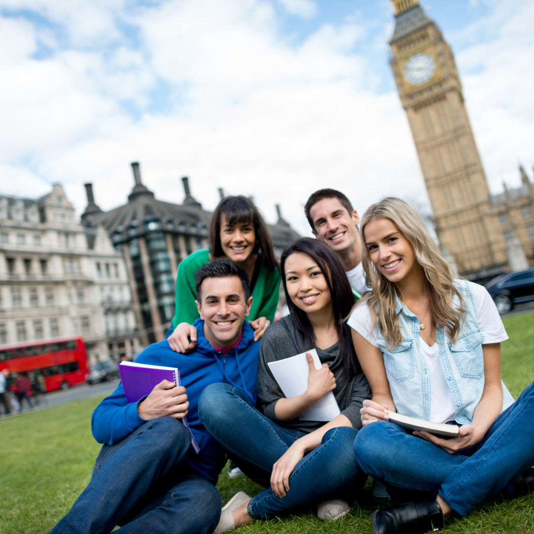 Students in London, Group studying abroad in London, Study abroad in London, London study abroad group, Global learning in London, Study abroad students